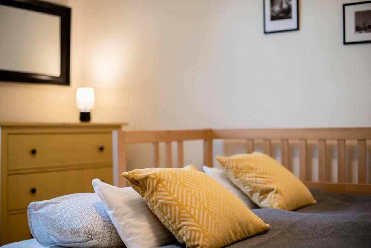 Viola Family Apartman Free Parking Pécs Eksteriør bilde