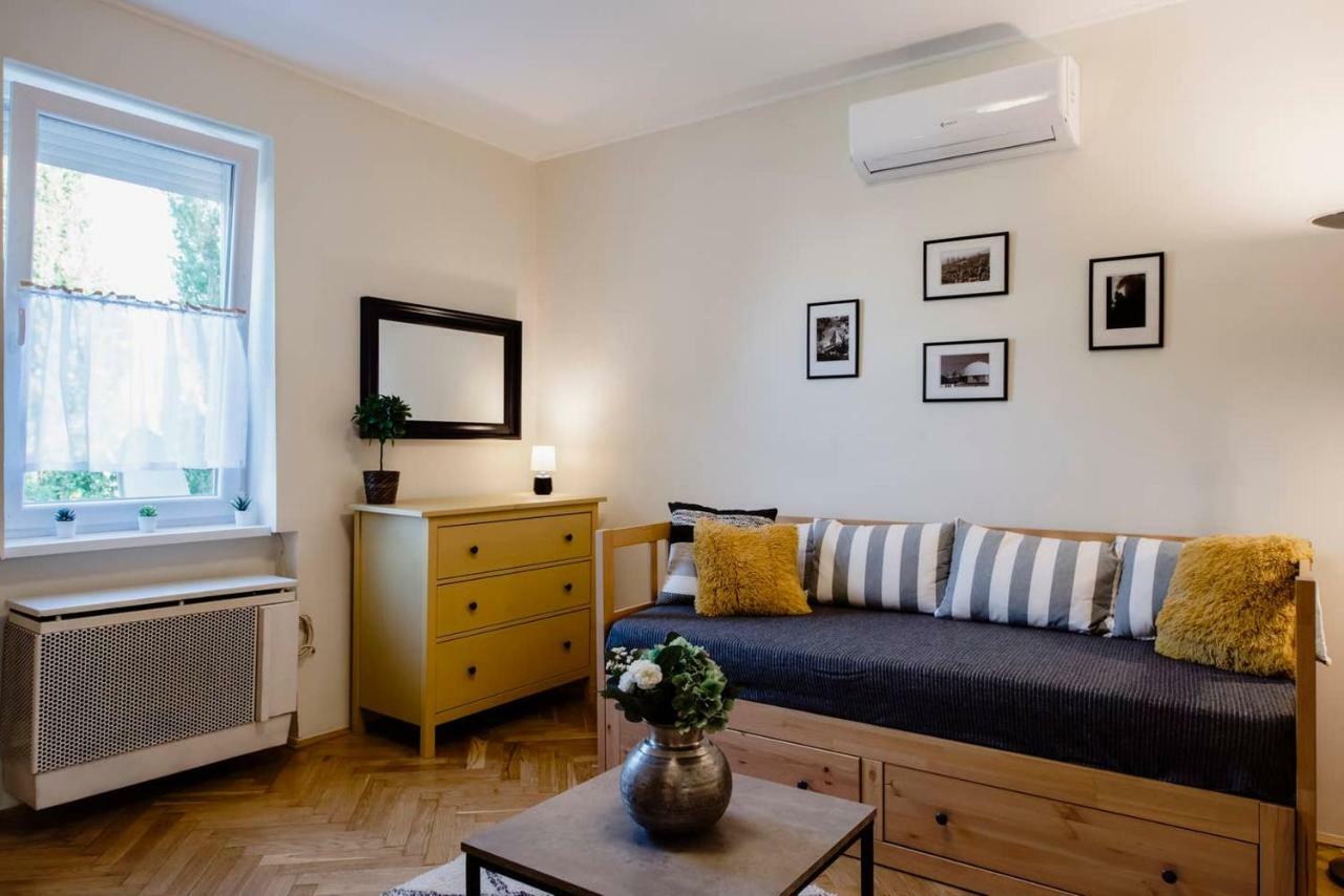 Viola Family Apartman Free Parking Pécs Eksteriør bilde