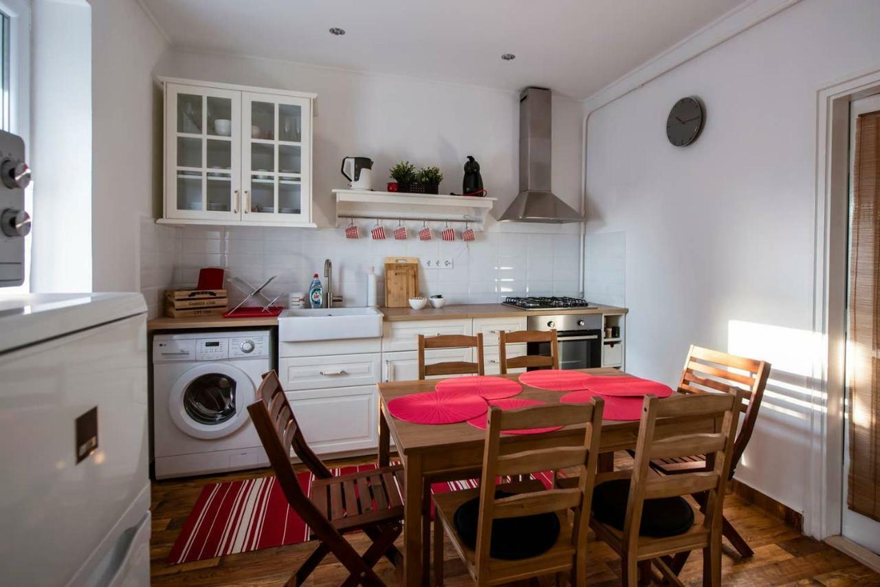 Viola Family Apartman Free Parking Pécs Eksteriør bilde
