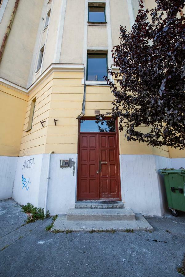 Viola Family Apartman Free Parking Pécs Eksteriør bilde