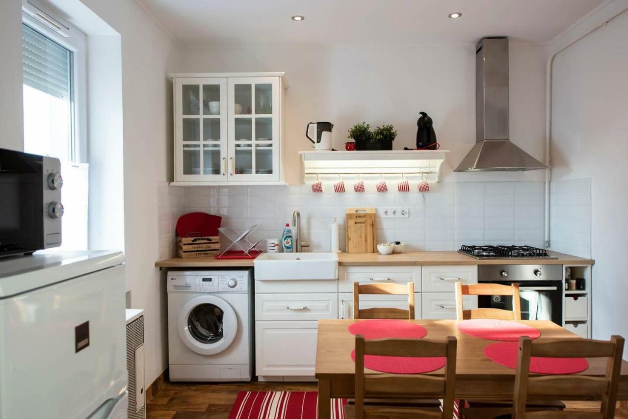 Viola Family Apartman Free Parking Pécs Eksteriør bilde