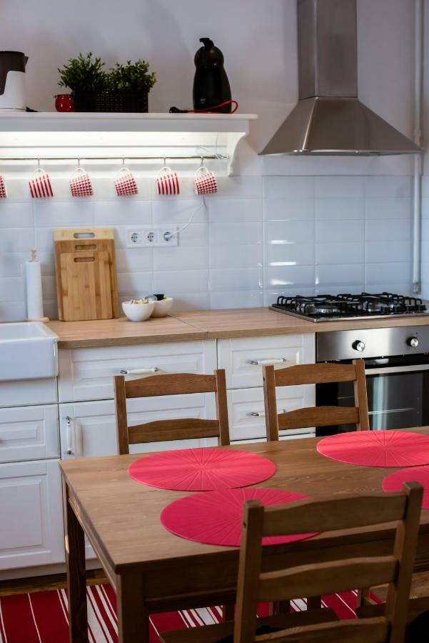 Viola Family Apartman Free Parking Pécs Eksteriør bilde